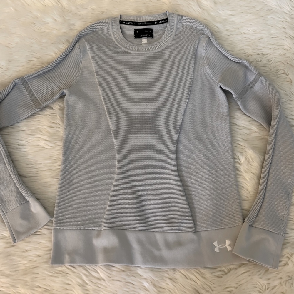 Under Armour Intelli-Knit Gray Top Size Small